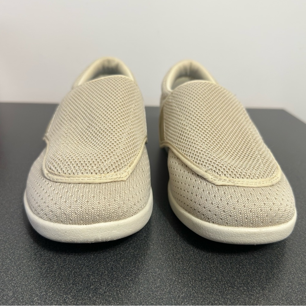 MESH comfort shoe with flexible fastener on both sides, beige, NEW